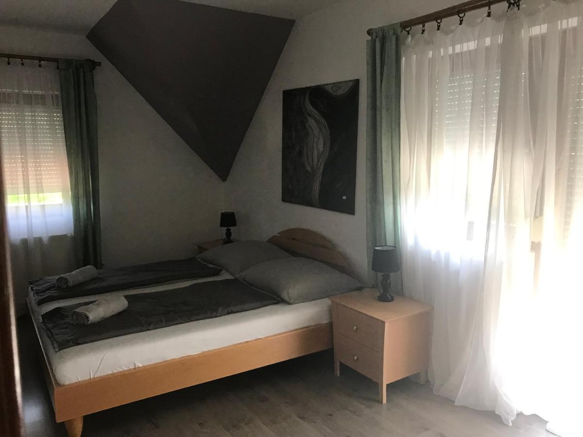 Marta Apartman Balatonalmádi المظهر الخارجي الصورة