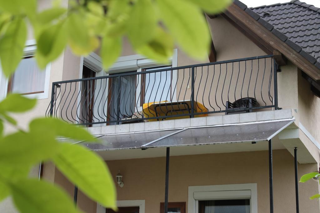 Marta Apartman Balatonalmádi المظهر الخارجي الصورة