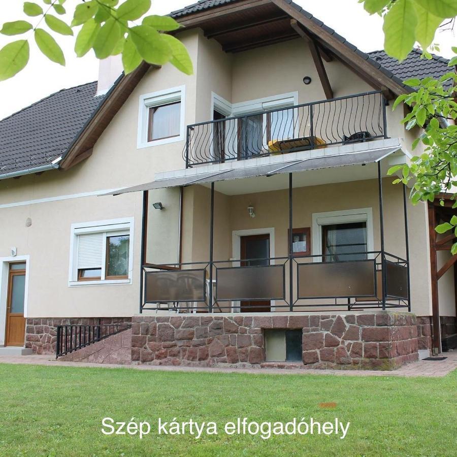 Marta Apartman Balatonalmádi المظهر الخارجي الصورة